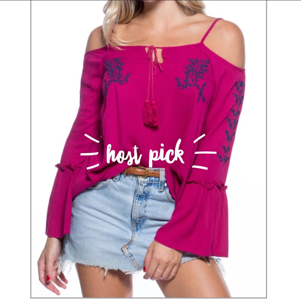🎉HP🎉Boho embroidered cold shoulder bell sleeve